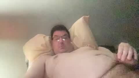 Snapshot of otter916 chatting on December 8, 8:41 am otter916 online show from December 8, 8:41 am