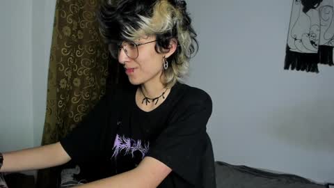 Snapshot of ottoyan_ chatting on December 3, 12:24 am Otto 3 online show from December 3, 12:24 am