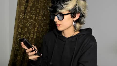 Snapshot of ottoyan_ chatting on December 9, 11:13 pm Otto 3 online show from December 9, 11:13 pm