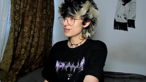 Snapshot of ottoyan_ chatting on December 10, 10:16 pm Otto 3 online show from December 10, 10:16 pm