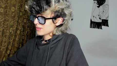 Snapshot of ottoyan_ chatting on December 12, 1:53 am Otto 3 online show from December 12, 1:53 am