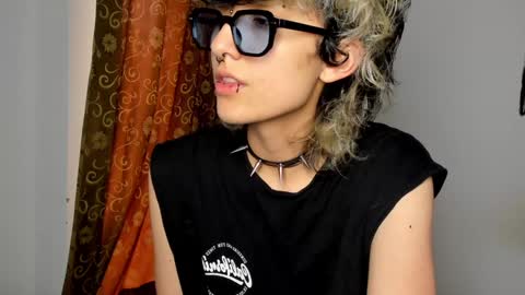 Snapshot of ottoyan_ chatting on December 13, 6:59 pm Otto 3 online show from December 13, 6:59 pm