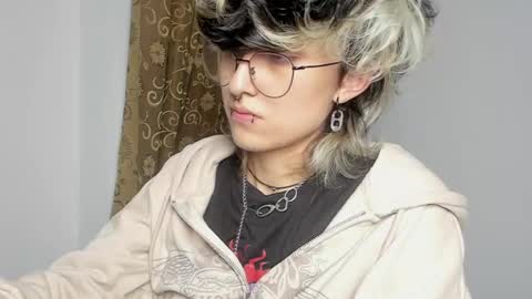 Snapshot of ottoyan_ chatting on January 18, 2:25 am Otto 3 online show from January 18, 2:25 am