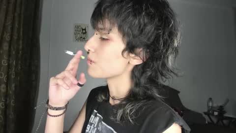 Snapshot of ottoyan_ chatting on December 5, 12:30 am Otto 3 online show from December 5, 12:30 am