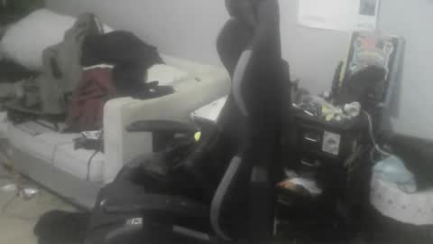 Snapshot of ouinnybis195625 chatting on December 22, 6:04 pm ouinnybis195625 online show from December 22, 6:04 pm