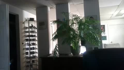 Snapshot of ouiostie chatting on December 6, 5:55 pm Vraiment la online show from December 6, 5:55 pm