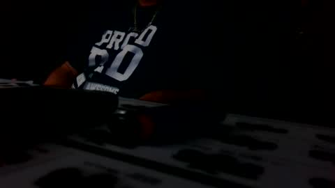 Snapshot of ouiostie chatting on September 26, 7:01 am Vraiment la online show from September 26, 7:01 am