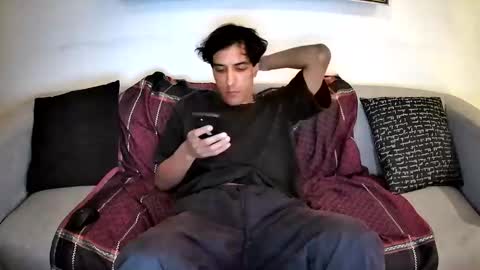 Snapshot of outtamatik chatting on December 30, 3:47 am G online show from December 30, 3:47 am