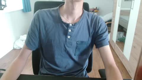 Snapshot of overkneebabe chatting on July 6, 7:16 am OverkneeBabe online show from July 6, 7:16 am