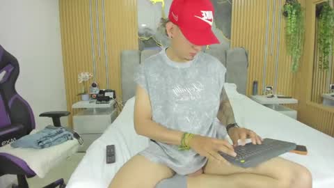 Snapshot of owen_drake chatting on May 8, 1:44 am Owen Drak online show from May 8, 1:44 am