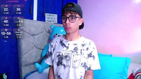 Owen  Independent model  online show from December 31, 12:11 am