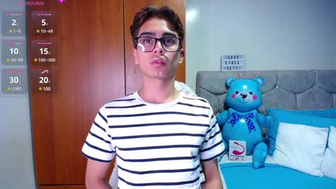 Owen  Independent model  online show from January 22, 5:16 am