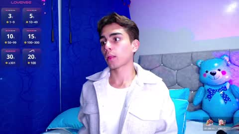 Owen  Independent model  online show from February 2, 4:26 am