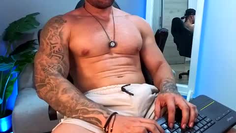 Snapshot of owenmaximus814 chatting on May 21, 6:37 pm Maximus Owen online show from May 21, 6:37 pm