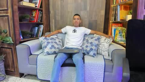 Snapshot of owenpierce1 chatting on September 10, 11:43 am Owen online show from September 10, 11:43 am