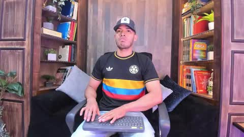 Snapshot of owenpierce1 chatting on September 28, 11:26 am Owen online show from September 28, 11:26 am