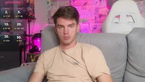 Snapshot of oxmikexo chatting on November 4, 4:17 pm Mike online show from November 4, 4:17 pm