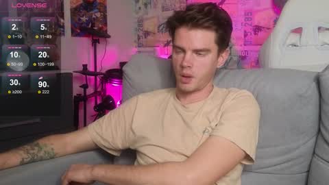 Snapshot of oxmikexo chatting on December 2, 3:07 pm Mike online show from December 2, 3:07 pm