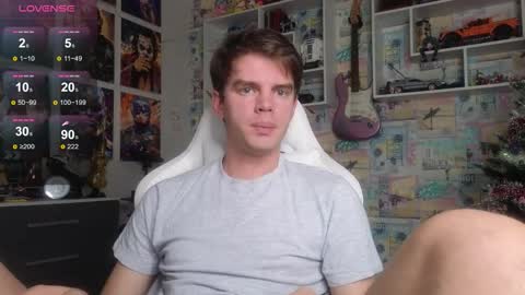 Snapshot of oxmikexo chatting on December 17, 12:22 pm Mike online show from December 17, 12:22 pm