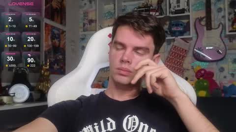 Snapshot of oxmikexo chatting on January 8, 3:47 pm Mike online show from January 8, 3:47 pm