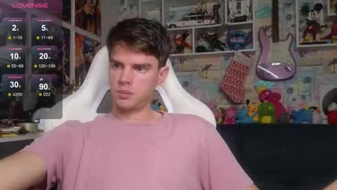 Snapshot of oxmikexo chatting on January 10, 12:40 pm Mike online show from January 10, 12:40 pm