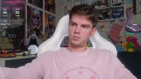 Snapshot of oxmikexo chatting on January 16, 11:47 am Mike online show from January 16, 11:47 am