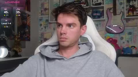 Snapshot of oxmikexo chatting on February 1, 2:15 pm Mike online show from February 1, 2:15 pm