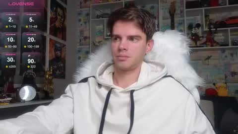 Snapshot of oxmikexo chatting on February 4, 2:34 pm Mike online show from February 4, 2:34 pm