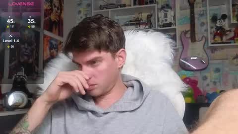 Snapshot of oxmikexo chatting on February 6, 2:53 pm Mike online show from February 6, 2:53 pm