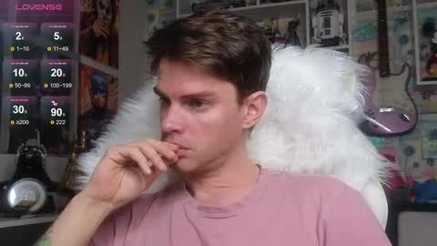 Snapshot of oxmikexo chatting on February 8, 1:47 pm Mike online show from February 8, 1:47 pm