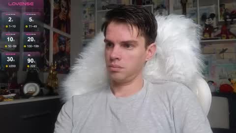 Snapshot of oxmikexo chatting on February 9, 1:26 pm Mike online show from February 9, 1:26 pm