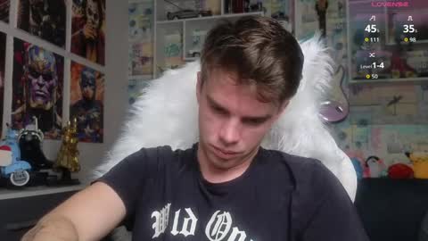 Snapshot of oxmikexo chatting on March 1, 12:51 pm Mike online show from March 1, 12:51 pm