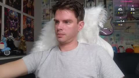 Snapshot of oxmikexo chatting on March 3, 12:44 pm Mike online show from March 3, 12:44 pm