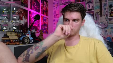 Snapshot of oxmikexo chatting on April 1, 1:41 pm Mike online show from April 1, 1:41 pm