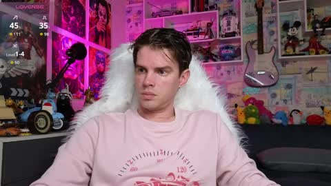 Snapshot of oxmikexo chatting on April 4, 1:08 pm Mike online show from April 4, 1:08 pm