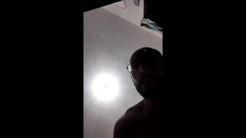 Snapshot of oz2293 chatting on December 14, 12:38 am oz2293 online show from December 14, 12:38 am