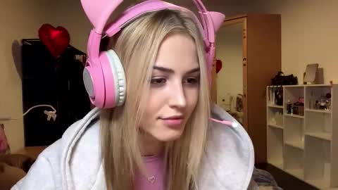 Snapshot of ozellagranville chatting on February 15, 7:21 pm Eva online show from February 15, 7:21 pm