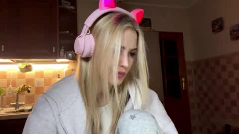 Snapshot of ozellagranville chatting on February 22, 4:38 pm Eva online show from February 22, 4:38 pm