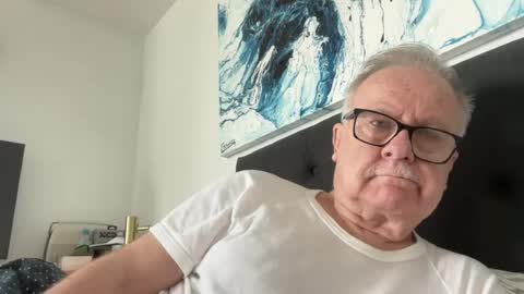 ozhairybearxxxx online show from July 7, 12:35 am
