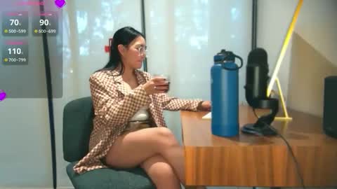 Snapshot of ozhmara chatting on November 10, 1:43 pm ozhmara online show from November 10, 1:43 pm