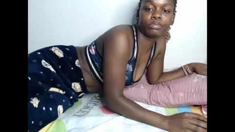 Snapshot of ozure_otter chatting on May 20, 11:55 pm viv online show from May 20, 11:55 pm