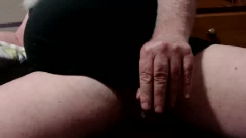 ozziebloke01 online show from January 8, 9:32 am