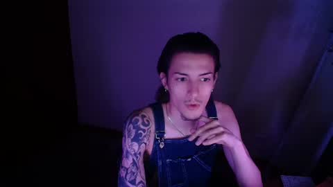 Snapshot of p_parker222 chatting on June 23, 1:36 am P PARKER online show from June 23, 1:36 am