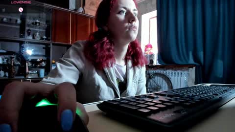 Ella online show from February 4, 11:27 am