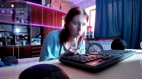 Ella online show from February 11, 1:51 pm