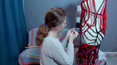 Ella online show from November 26, 7:53 am