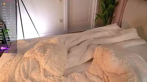 Kimlovense is activeThere are legends that in this room all your wishes can come true  Private is Open online show from June 28, 7:31 pm