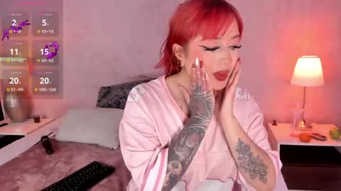 PaIIgePeach online show from June 3, 6:35 pm
