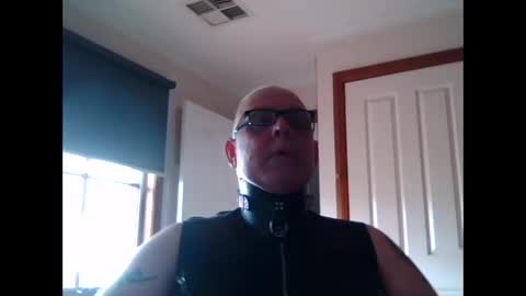 Snapshot of painboi00001 chatting on April 20, 3:42 am painboi00001 online show from April 20, 3:42 am