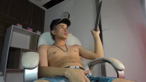 Snapshot of painlee chatting on September 17, 8:32 pm Painlee online show from September 17, 8:32 pm